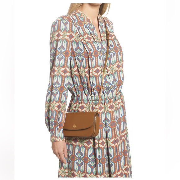 TORY BURCH ROBINSON CHAIN WALLET - Picture 5 of 5